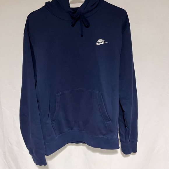 mens medium nike sweatshirt